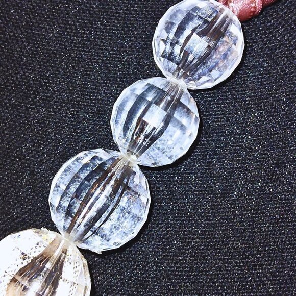 OVERSIZED SOFT PINK TULLE & ACRYLIC BEAD CHUNKY NECKLACE AND CHOKER - Picture 3 of 4